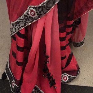 Saree(SALWAR KAMEEZ)